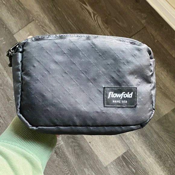 Flowfold Explorer Fanny Pack - Picture 15 of 15